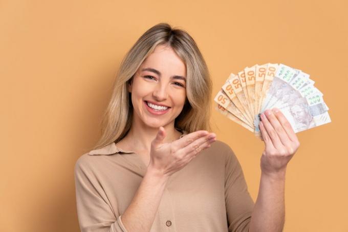 Does money really bring happiness? Studies say yes and even point out values